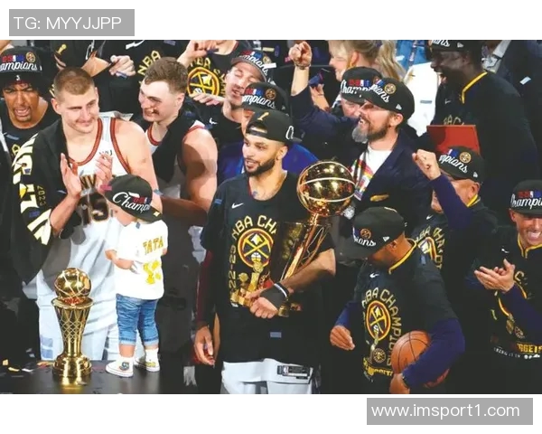 雷吉米勒称赞小卡生涯成就辉煌两次FMVP与75大球员荣誉并存