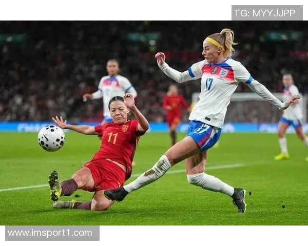 中国女足在温布利球场遭遇惨败英格兰队以8比0横扫对手
